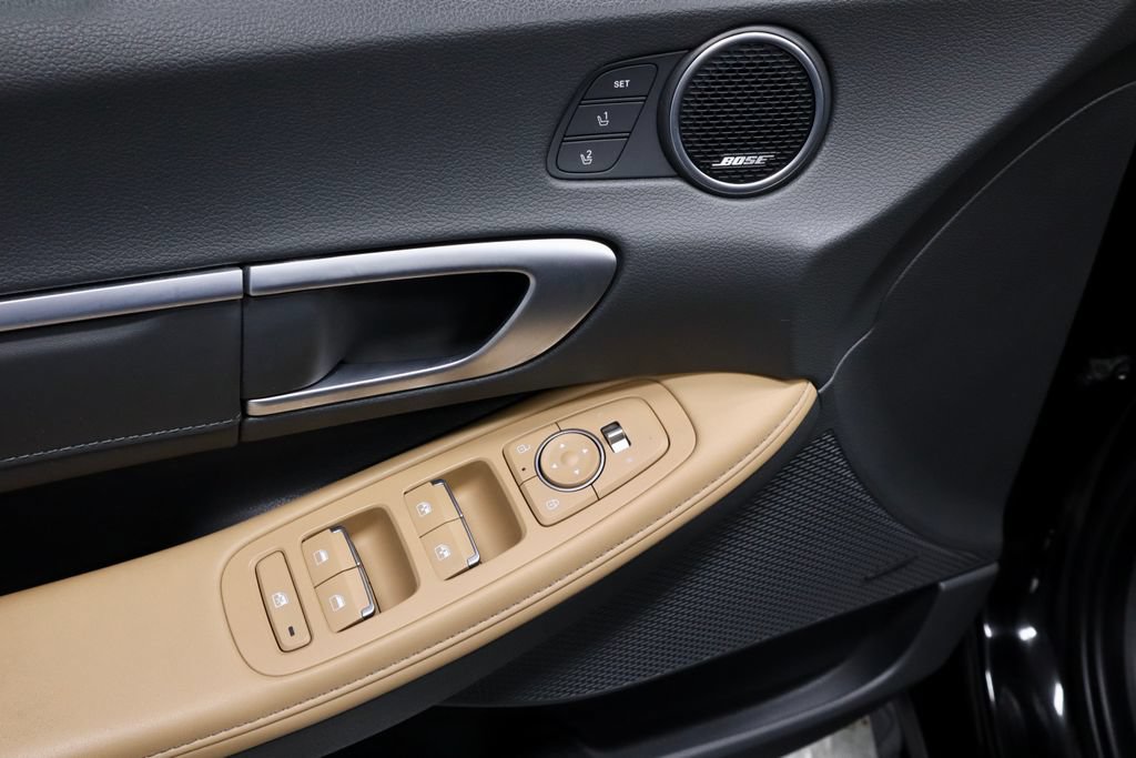 Used 2025 Hyundai Sonata Limited FWD image 29