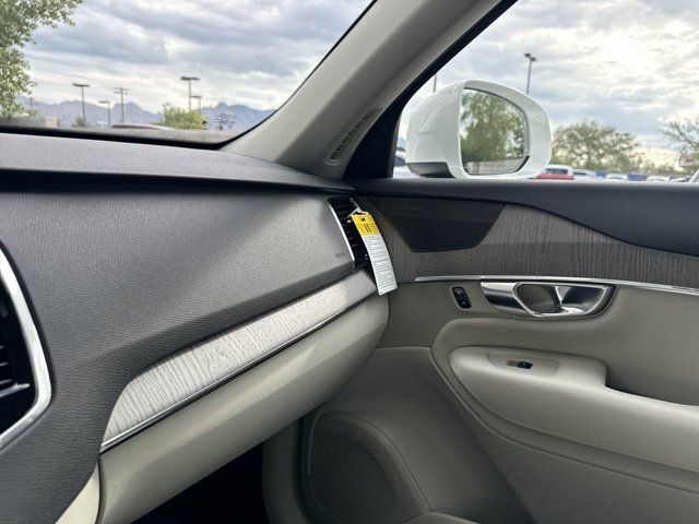 New 2025 Volvo XC90 T8 Plus w/ Protection Package Premier AWD/4WD image 19
