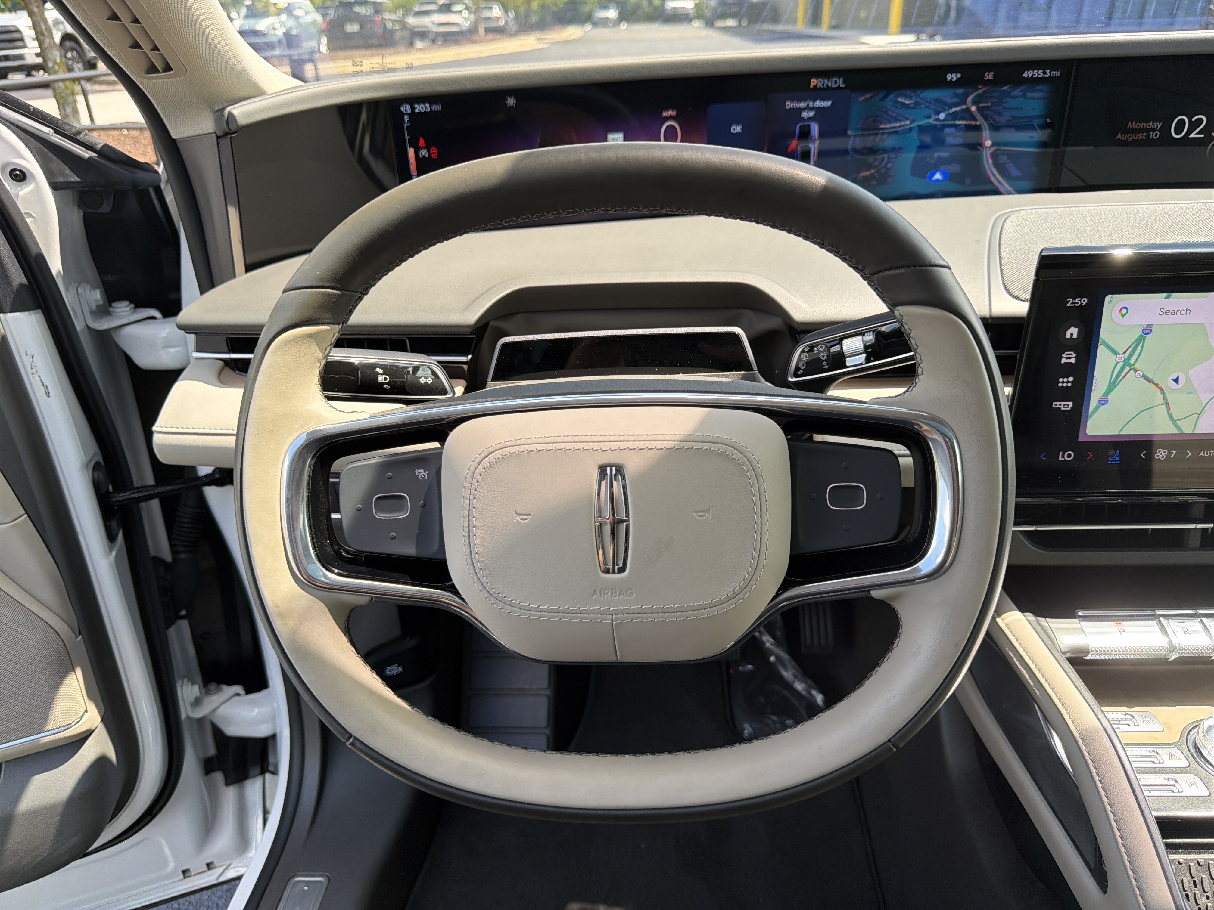 Used 2025 Lincoln Nautilus Reserve AWD/4WD image 11