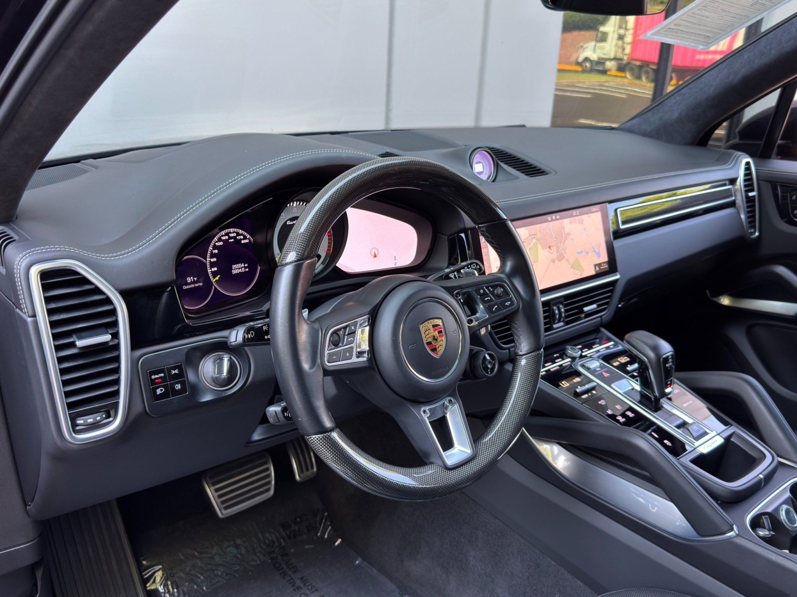 Used 2021 Porsche Cayenne Turbo S image 14