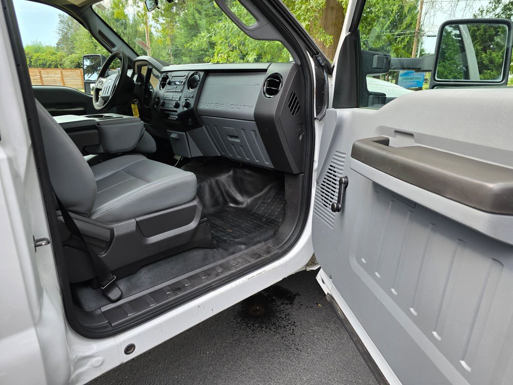 Used 2012 Ford F350 XL w/ Trailer Tow Pkg image 12