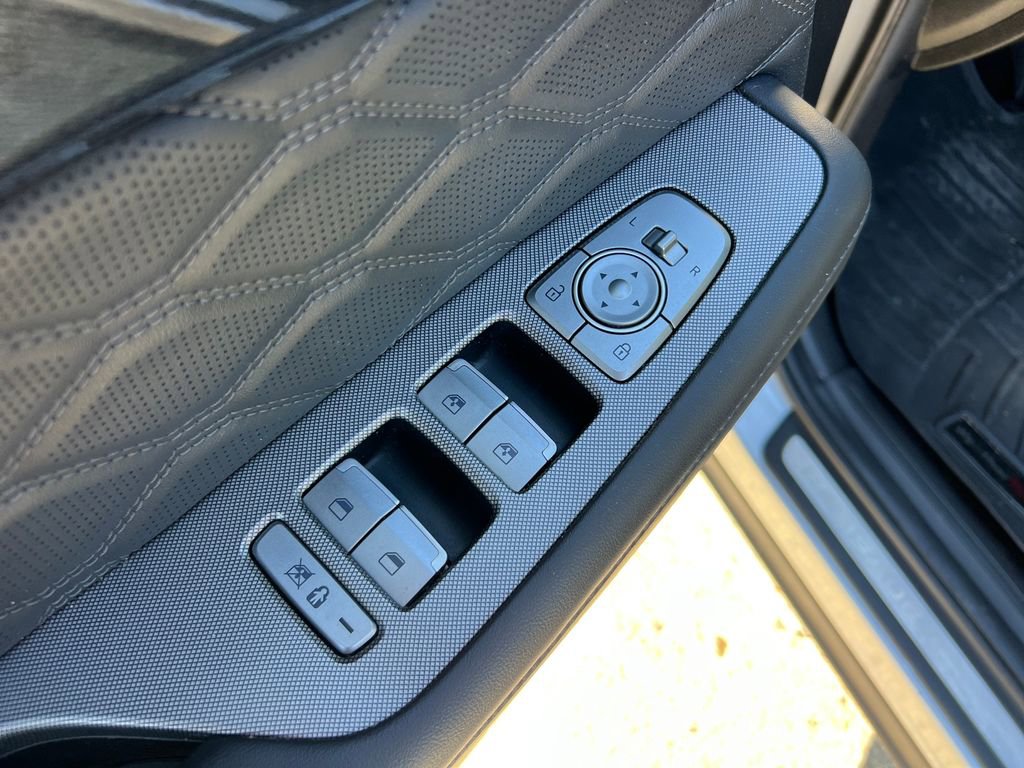 Used 2022 Hyundai Palisade Calligraphy image 13