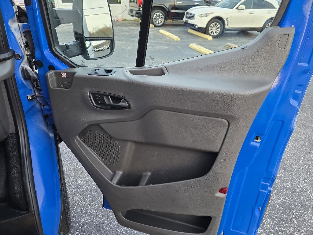 Used 2020 Ford Transit 250 Low Roof image 30