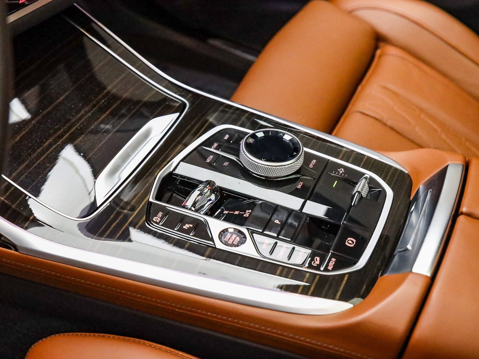 Certified 2025 BMW X7 M60i image 24