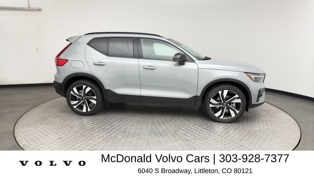 Used 2024 Volvo XC40 B5 Ultimate w/ Protection Package Premier AWD/4WD image 9