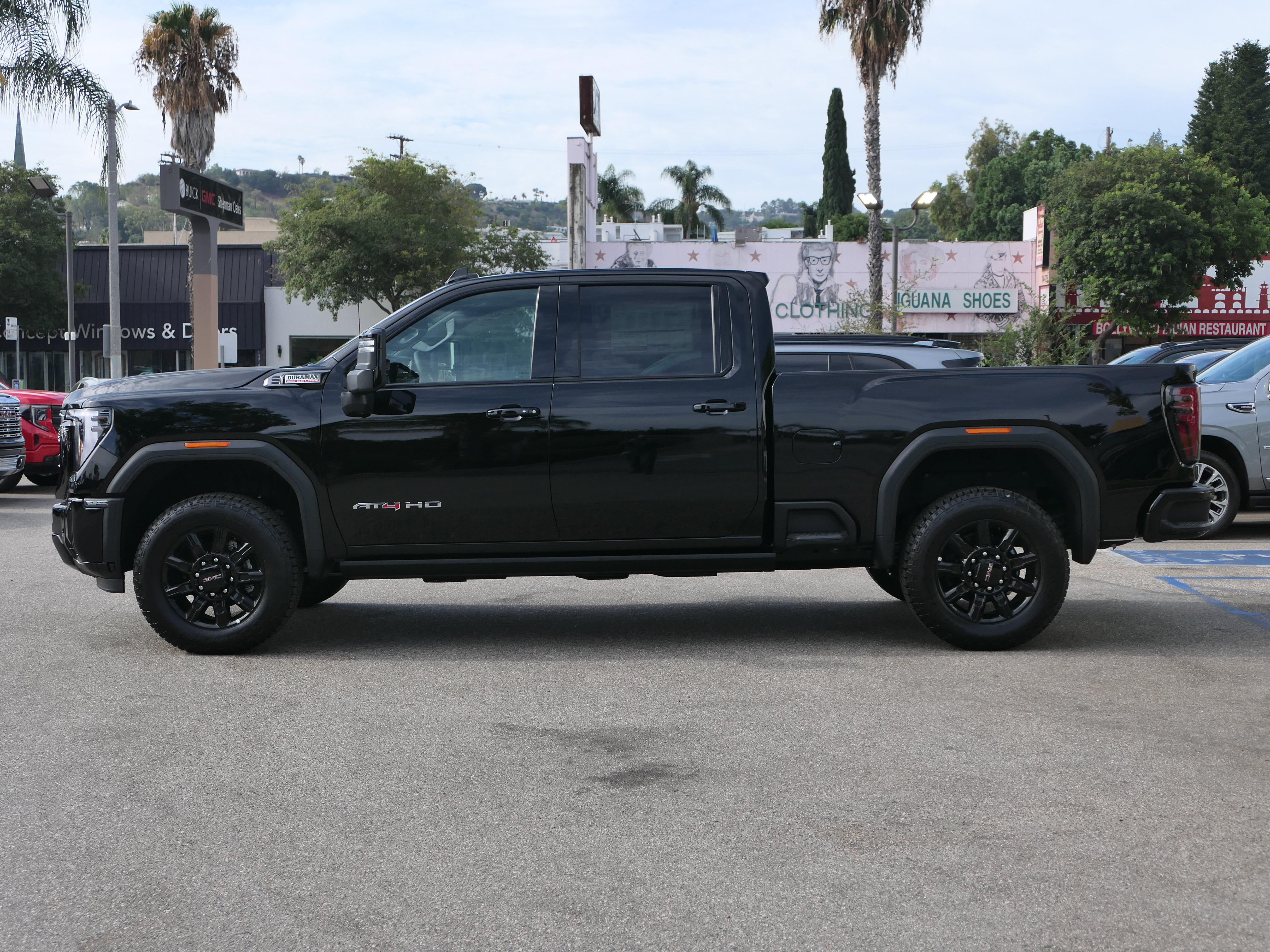 New 2026 GMC Sierra 2500 AT4 w/ AT4 Premium Plus Package AWD/4WD image 2