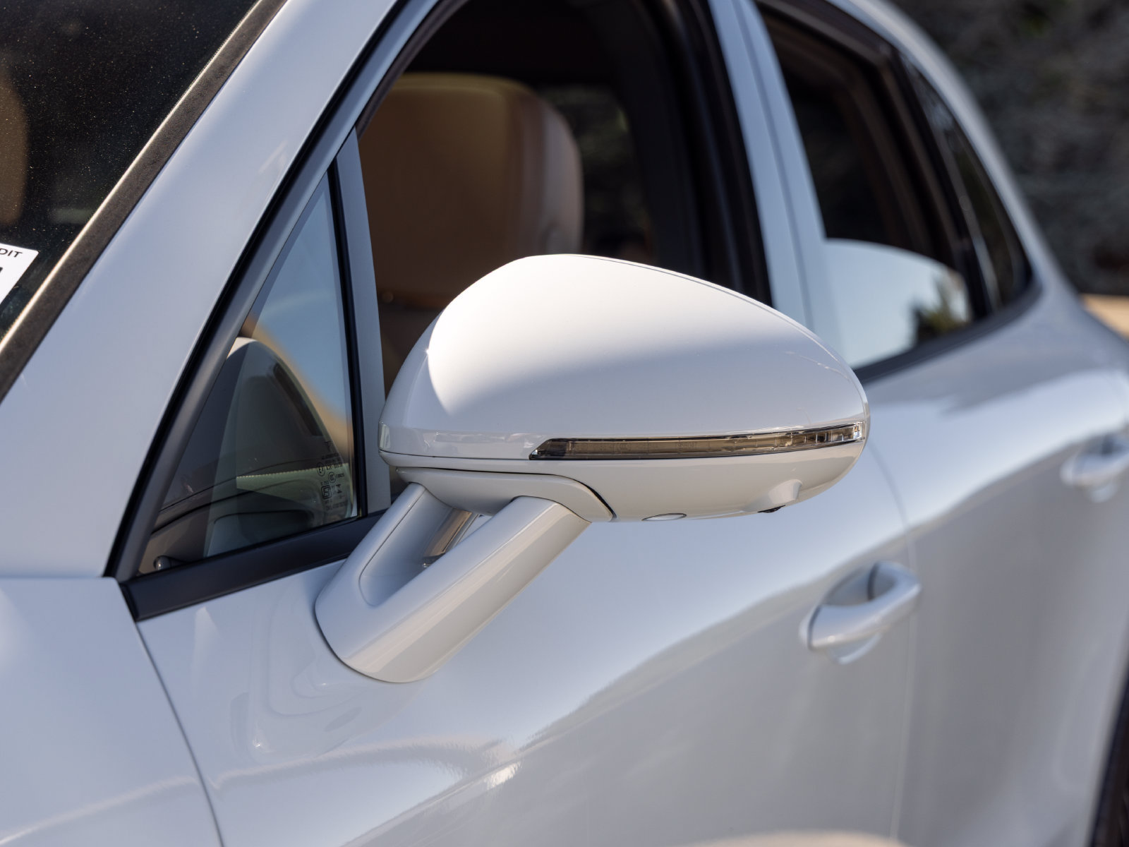 Certified 2026 Porsche Macan AWD/4WD image 17