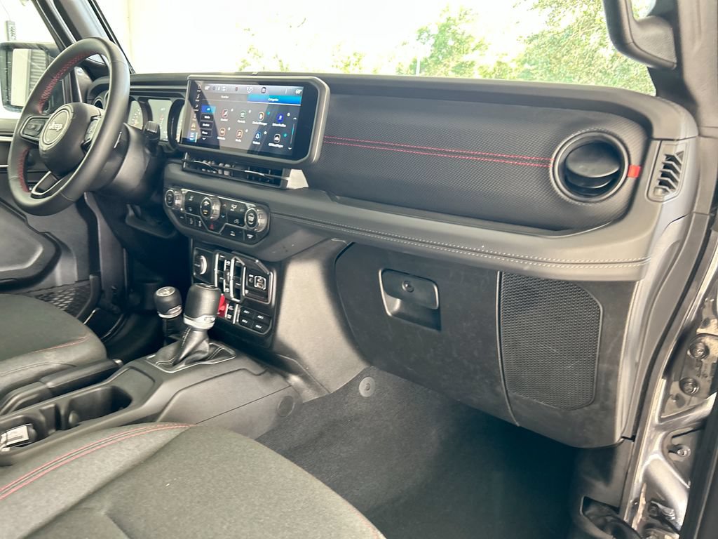 Used 2024 Jeep Wrangler Unlimited Rubicon AWD/4WD image 27