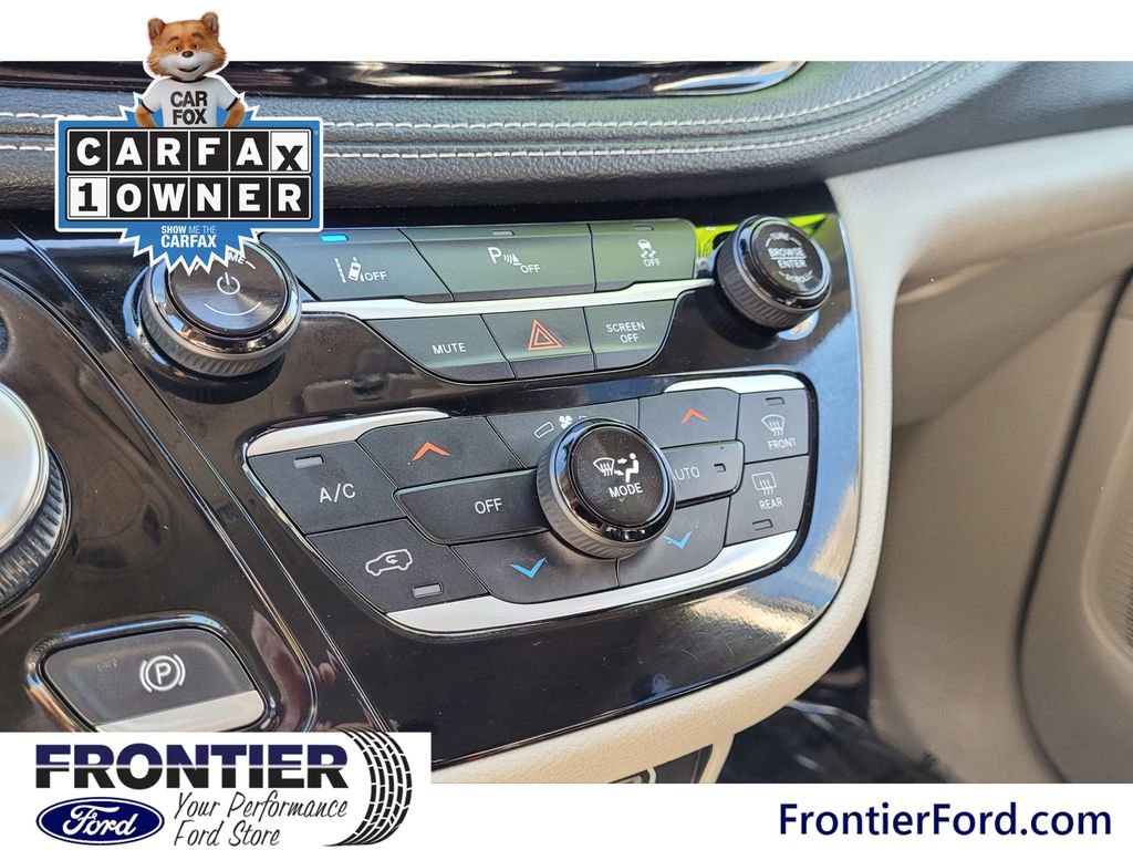 Used 2023 Chrysler Pacifica Touring-L image 25