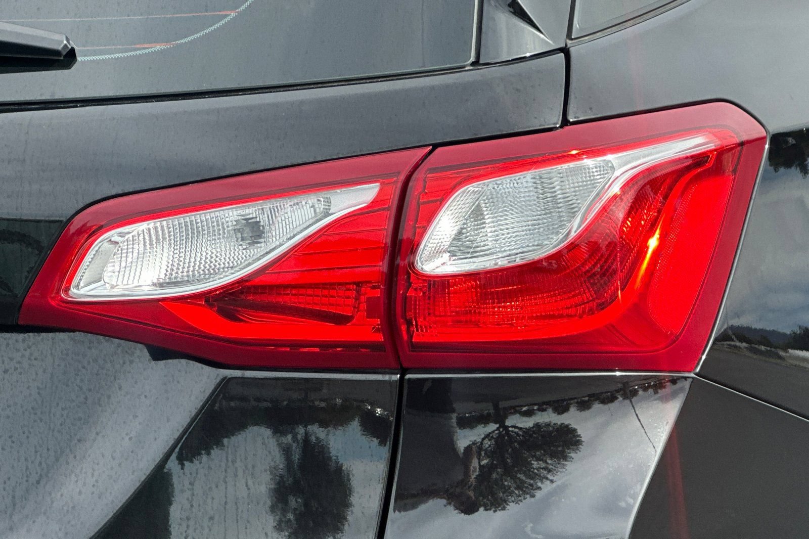 Used 2020 Chevrolet Equinox LS FWD image 48