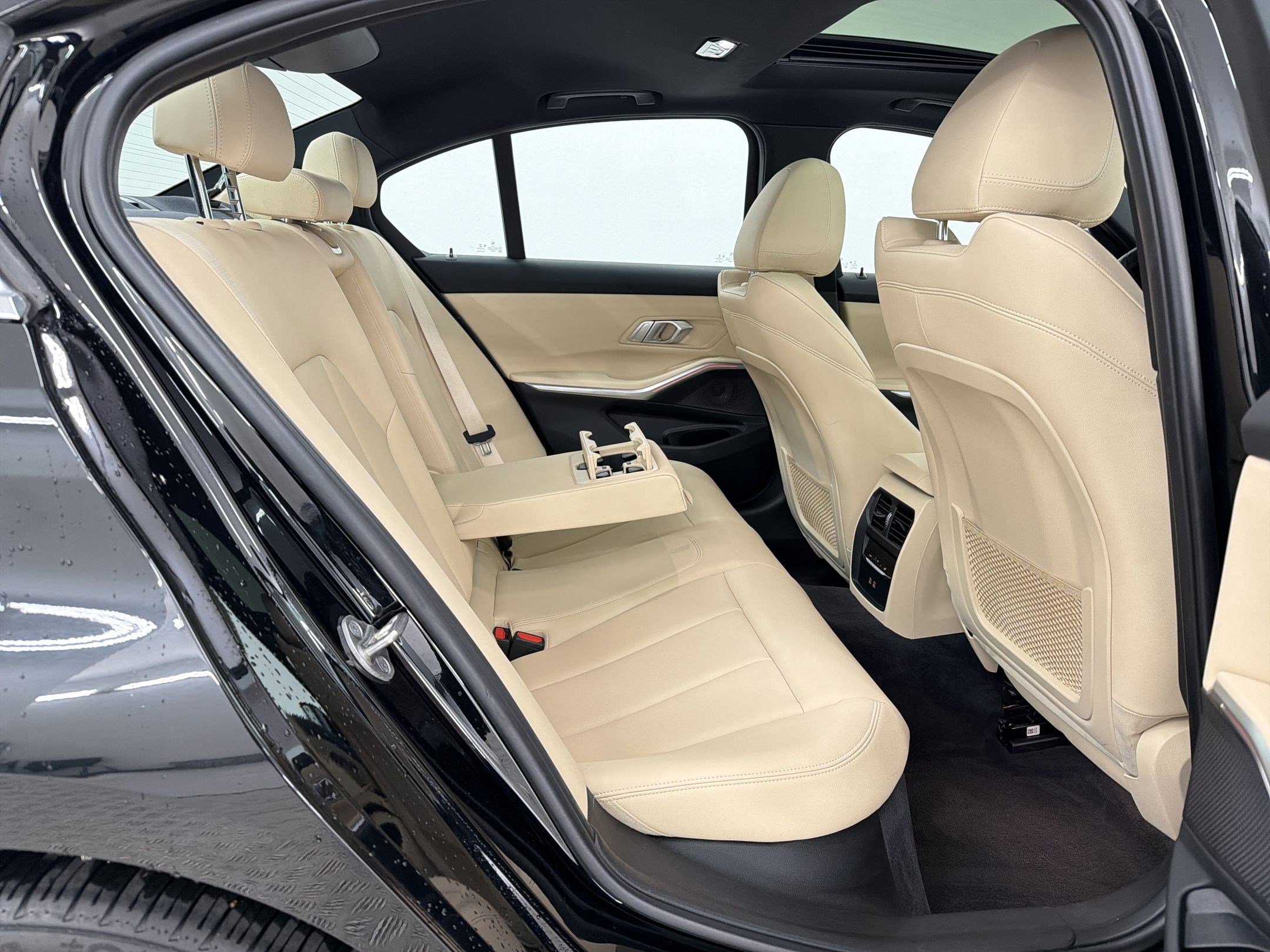 Used 2021 BMW 330i xDrive Sedan w/ Convenience Package image 25