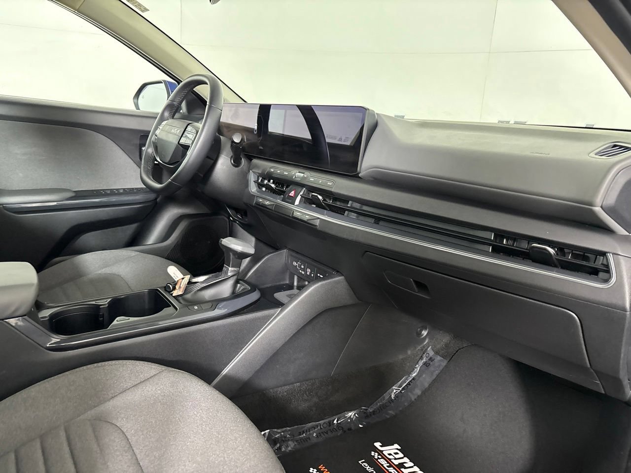 Used 2025 Kia K4 EX FWD image 30