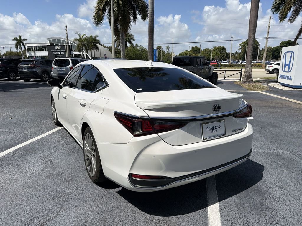 Used 2021 Lexus ES 300h Ultra Luxury w/ Accessory Package 2 image 6