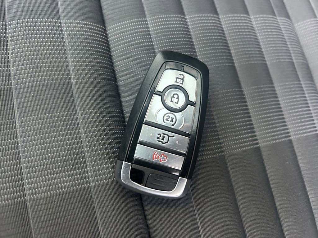 Used 2025 Ford Explorer ST-Line w/ ST-Line Street Pack AWD/4WD image 33