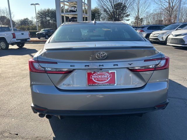 Used 2025 Toyota Camry SE image 6