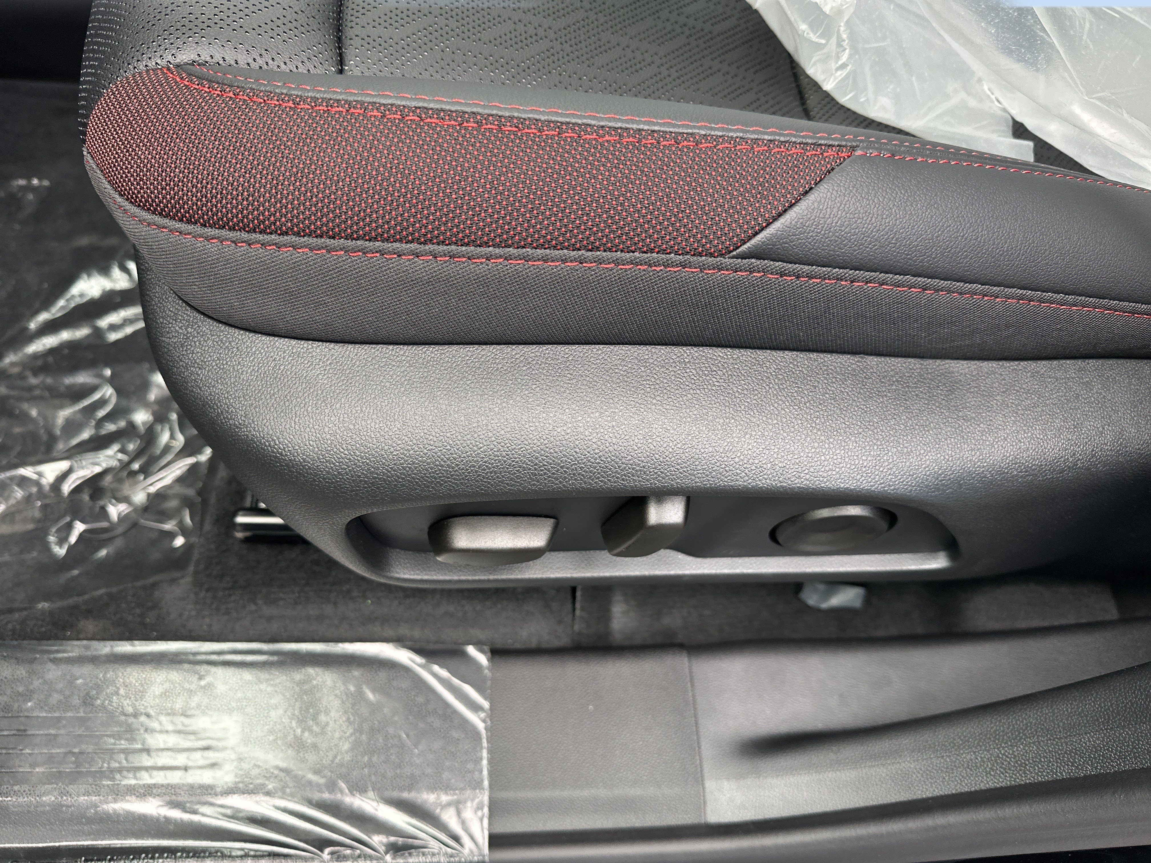 New 2027 Chevrolet Equinox RS w/ Safety and Technology Package AWD/4WD image 10