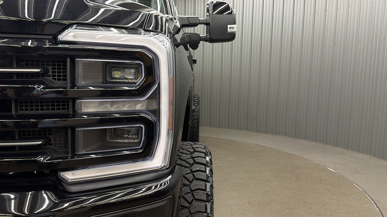 Used 2026 Ford F350 Platinum w/ FX4 Off-Road Package AWD/4WD image 13
