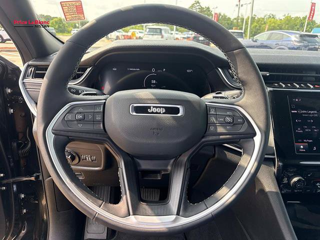 Used 2025 Jeep Grand Cherokee Altitude AWD/4WD image 21