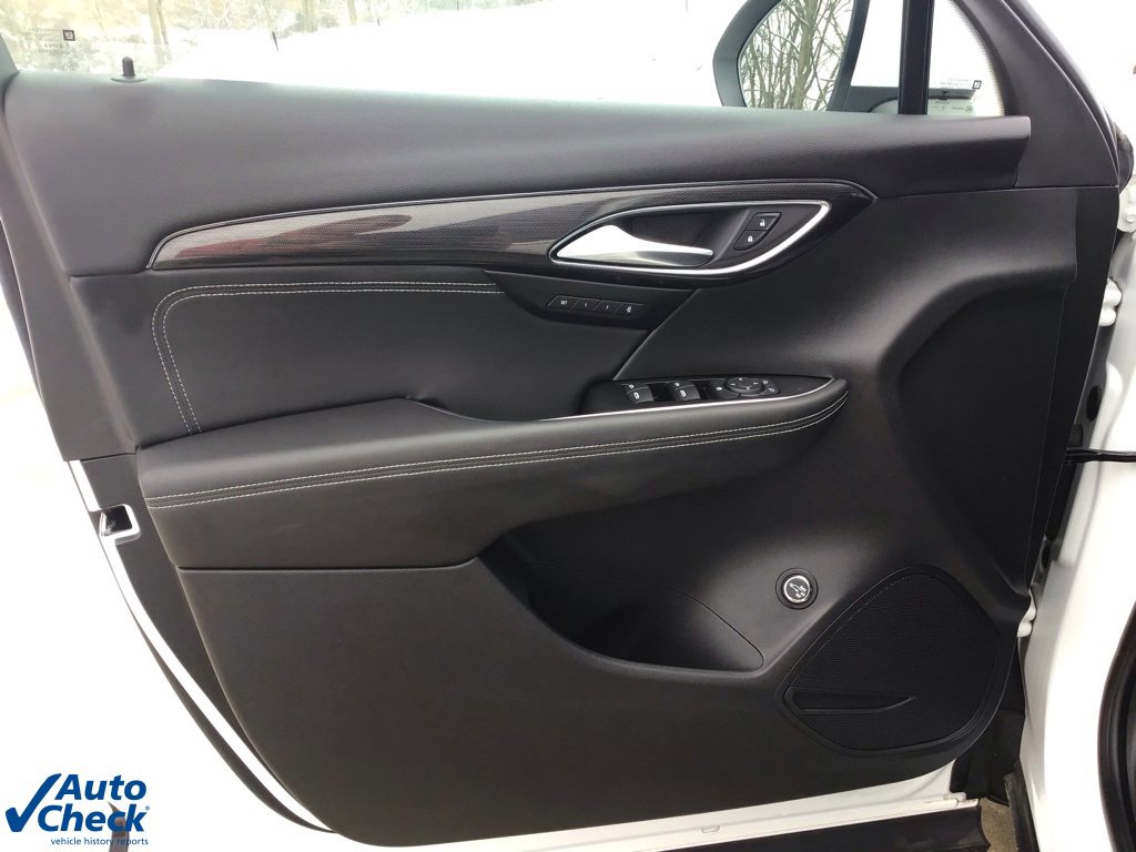 Used 2022 Buick Envision Essence w/ Safety Package image 27