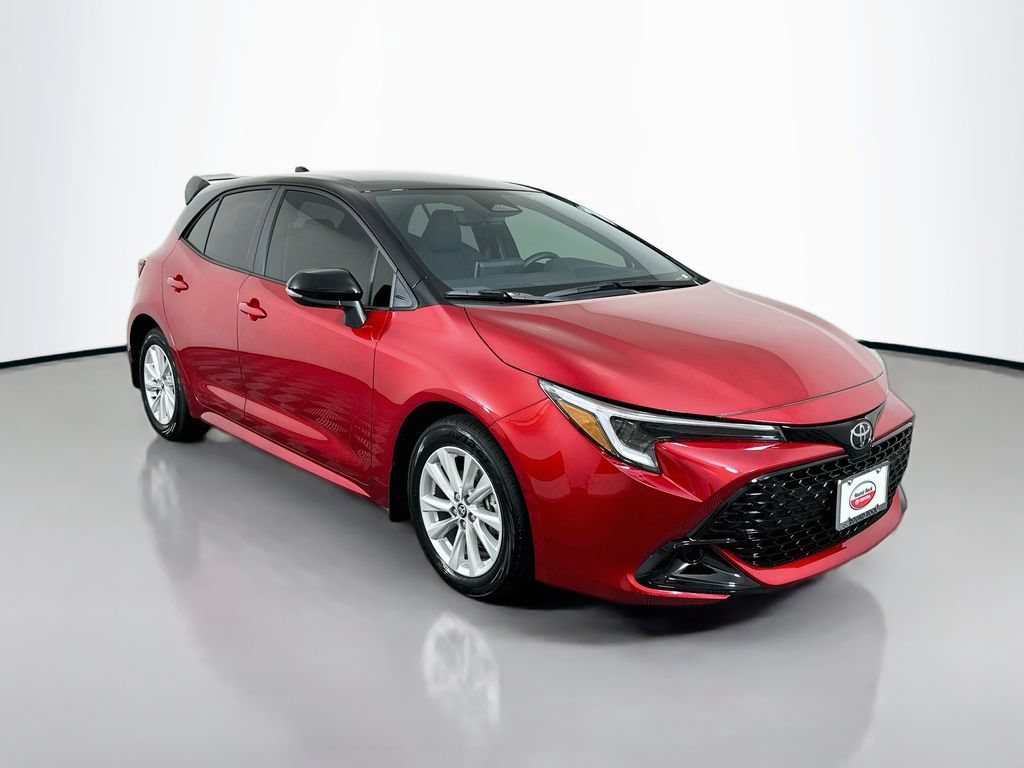Used 2026 Toyota Corolla SE FWD image 3