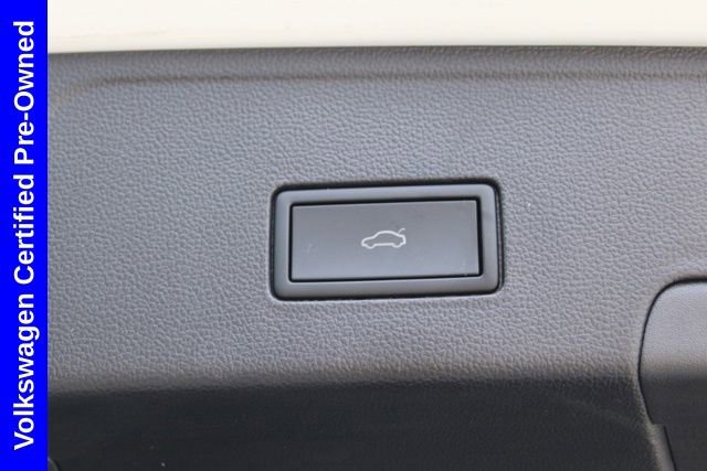 Used 2025 Volkswagen Atlas Cross Sport SEL R-Line AWD/4WD image 12