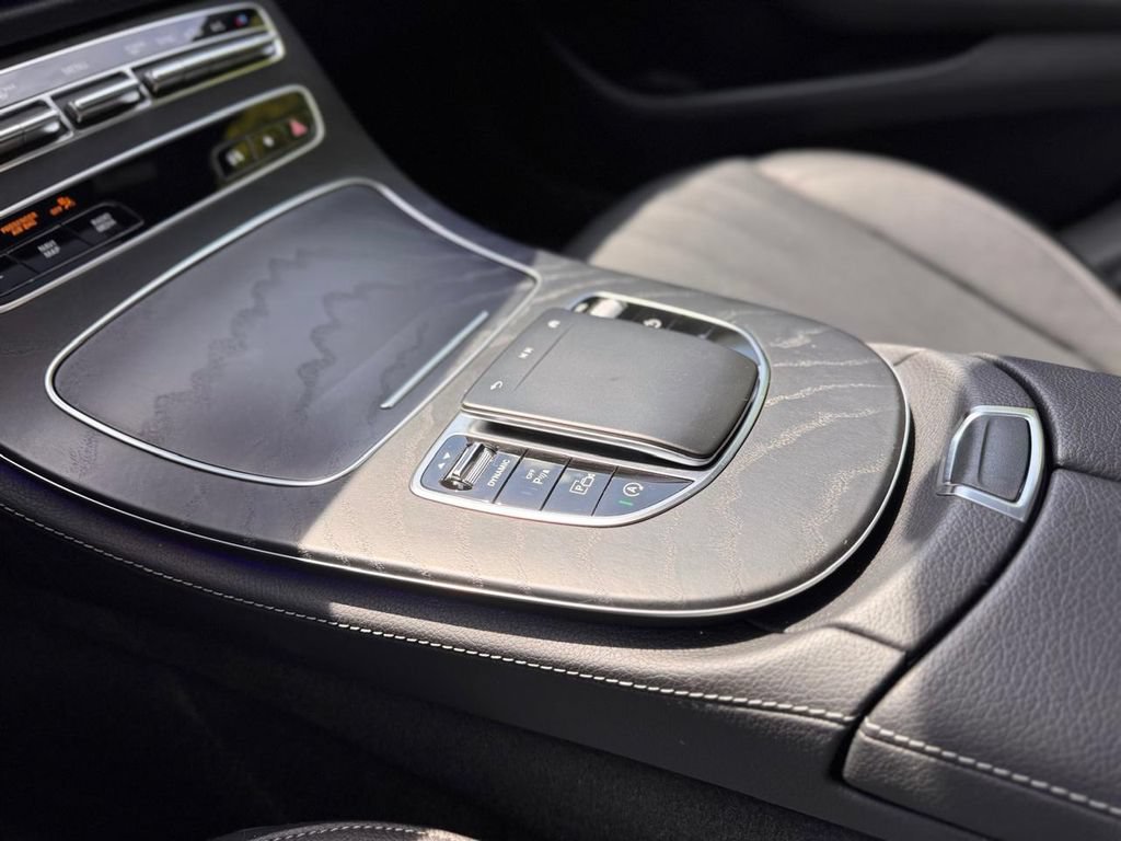 Used 2023 Mercedes-Benz E 350 4MATIC Sedan image 17