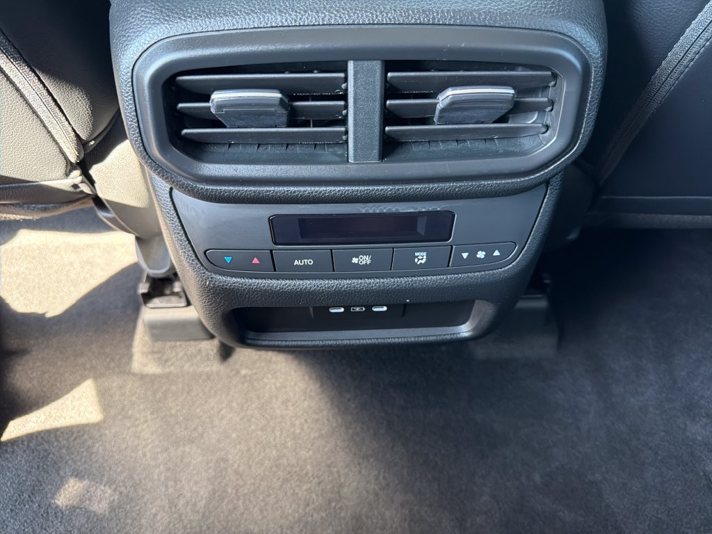 Used 2024 Honda Pilot Touring image 30