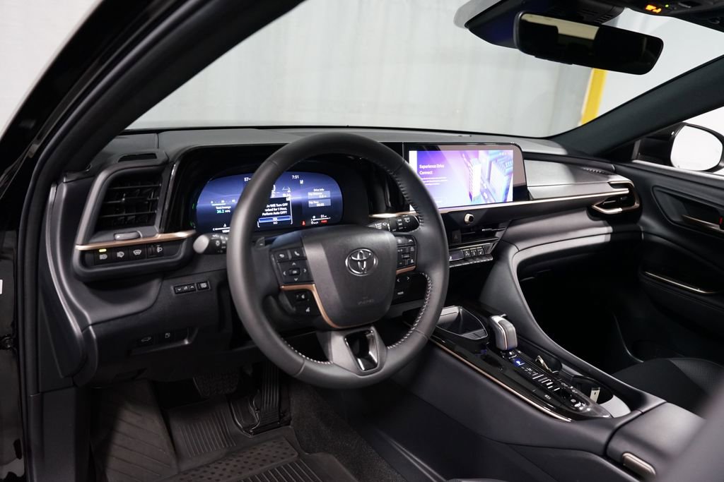 Certified 2025 Toyota Crown Signia image 11