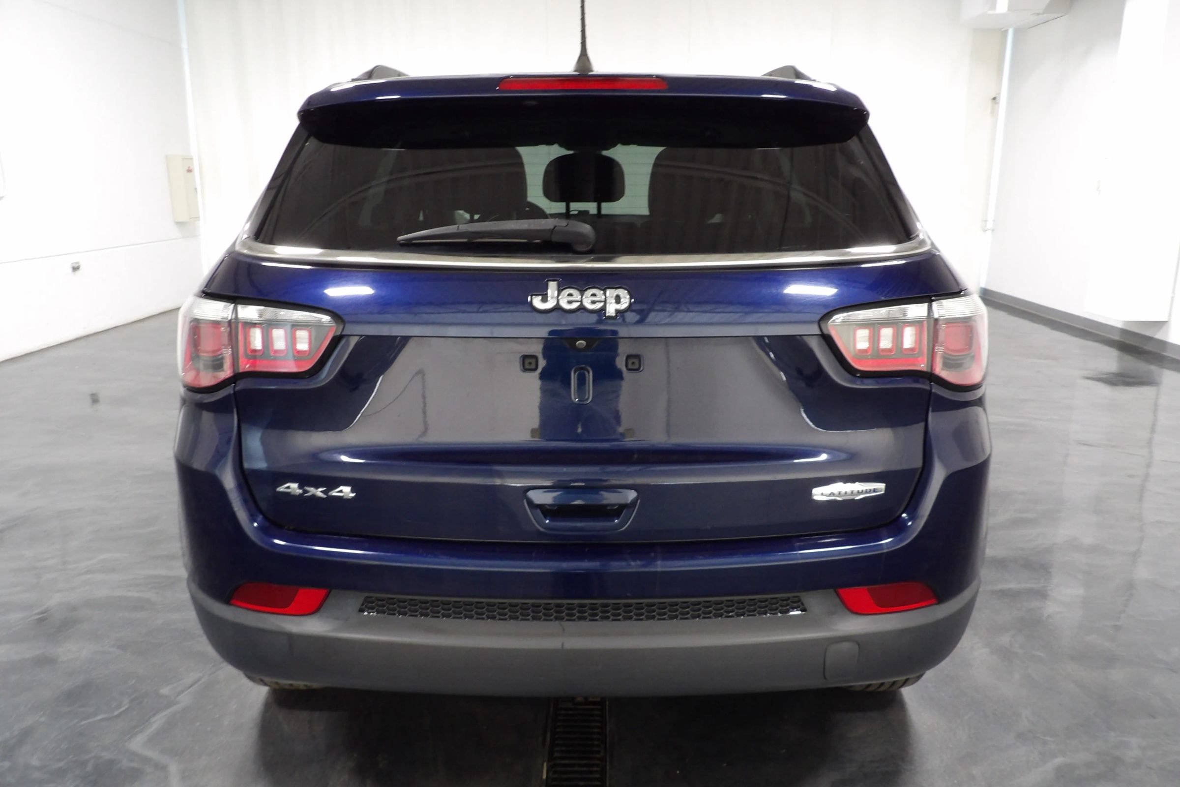 Used 2019 Jeep Compass Latitude w/ Cold Weather Group AWD/4WD image 5