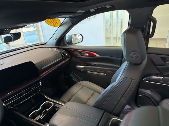 Used 2025 Chevrolet Traverse Z71 w/ Enhanced Driving Package image 37