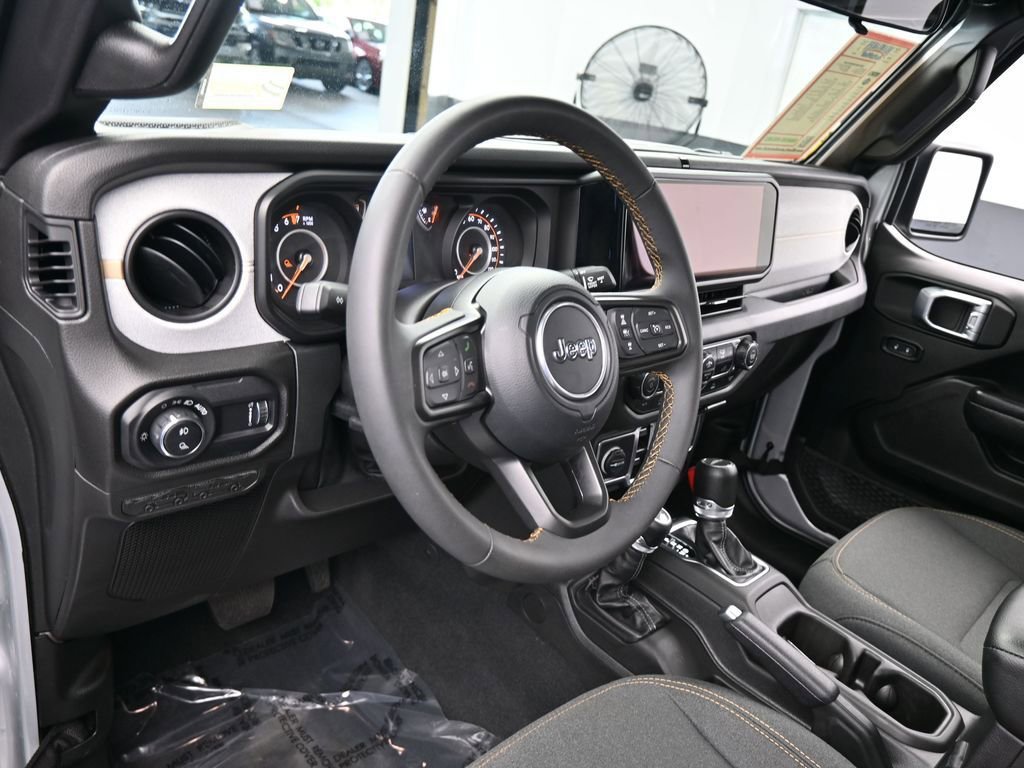Used 2024 Jeep Gladiator Sport image 10