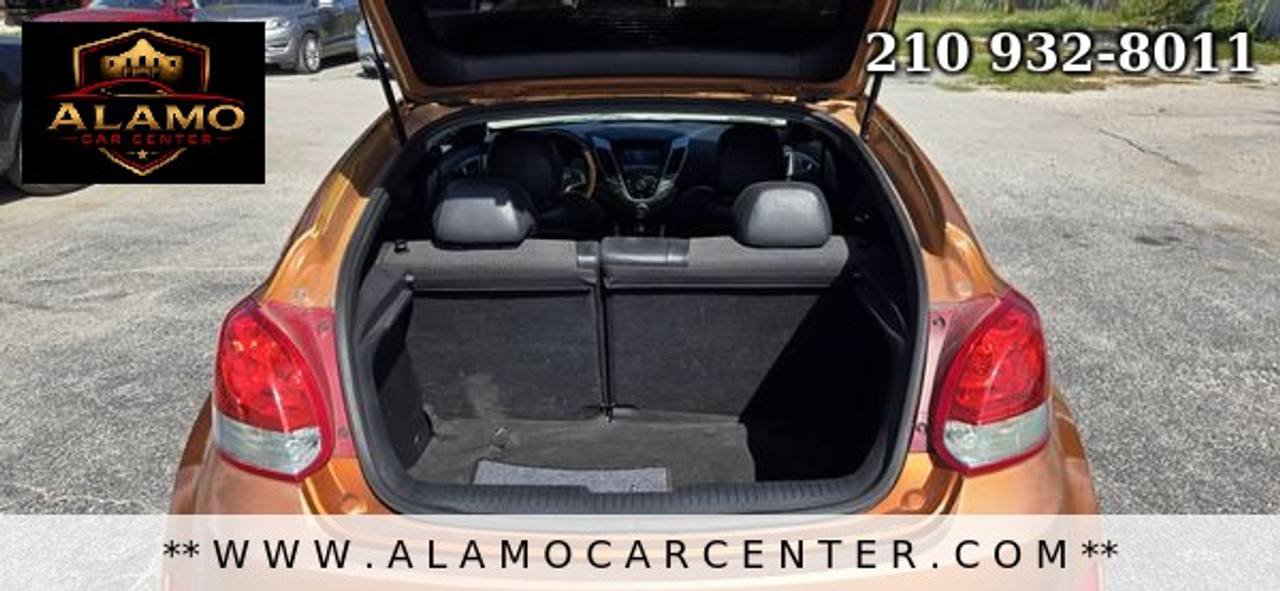 Used 2013 Hyundai Veloster w/ Style Pkg FWD image 22