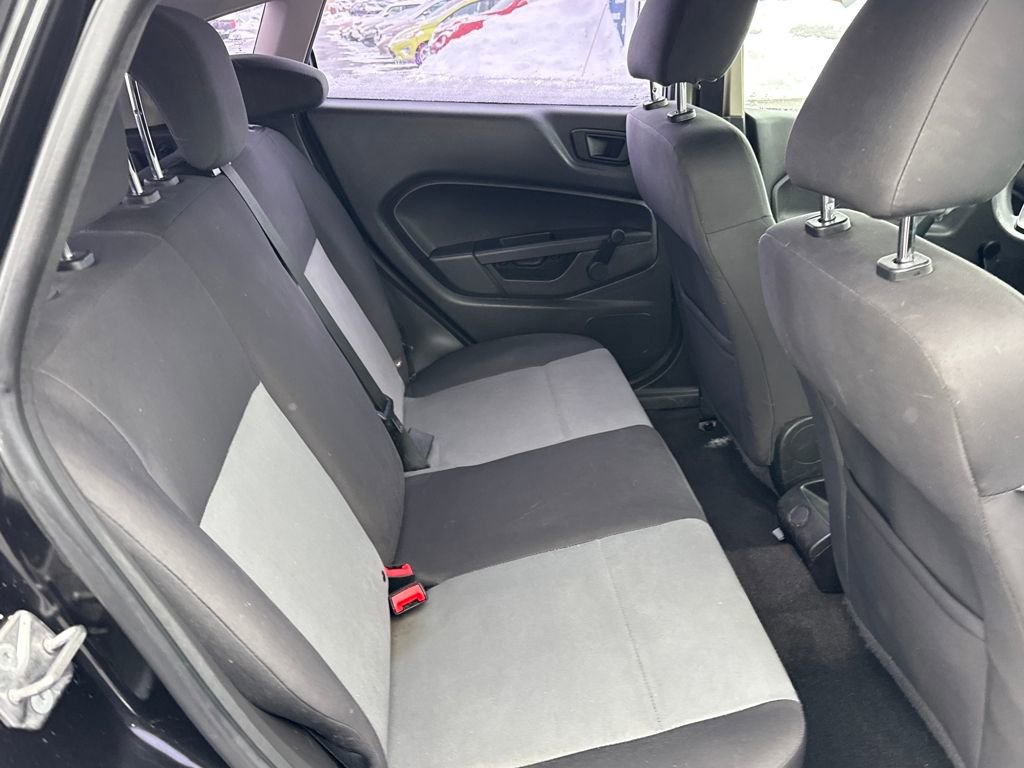 Used 2015 Ford Fiesta S image 9