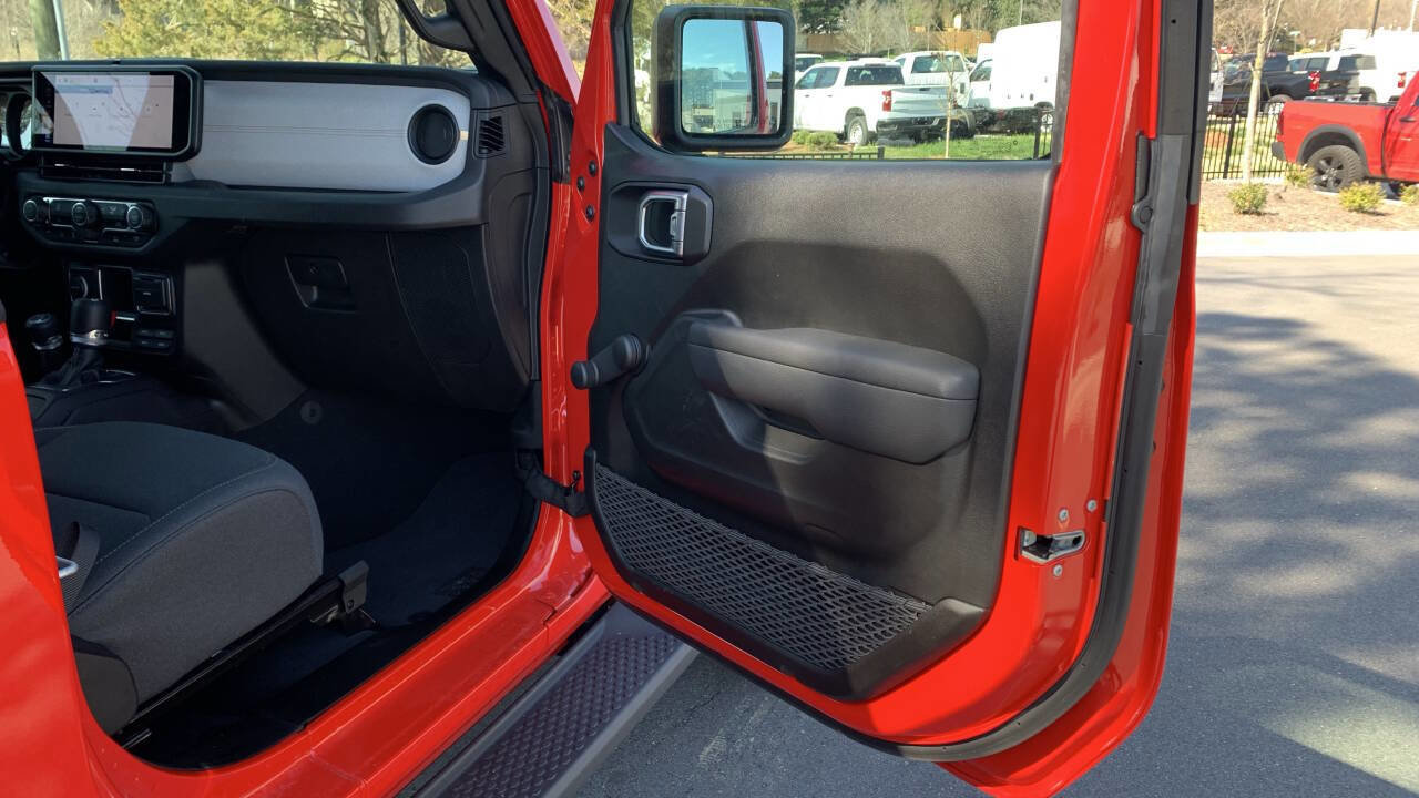 Used 2024 Jeep Wrangler Sport image 38