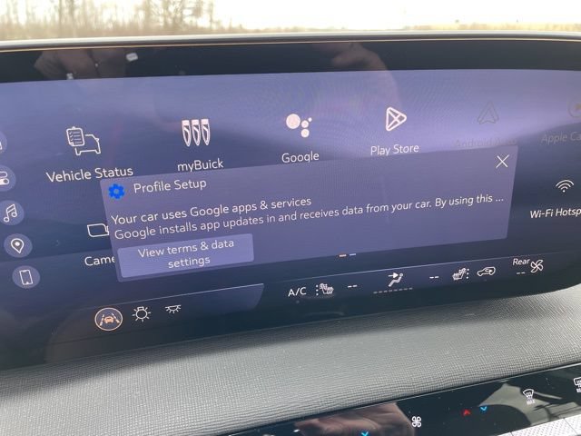 Used 2025 Buick Enclave Preferred FWD image 12