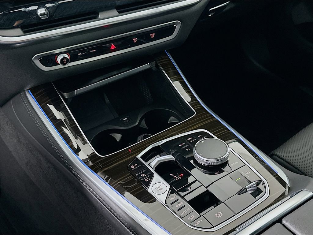 Used 2025 BMW X5 xDrive50e image 17