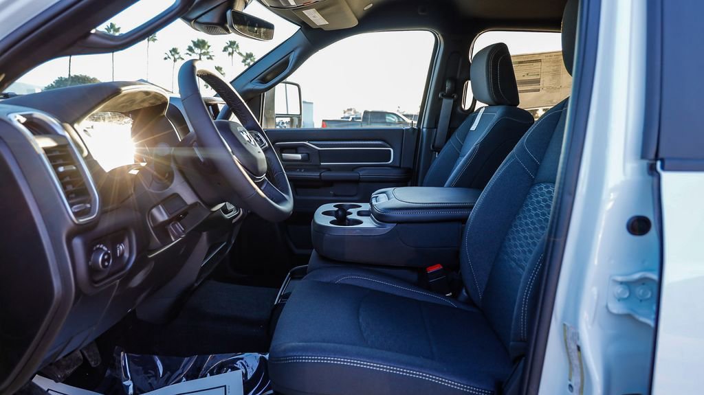 New 2026 RAM 3500 Big Horn AWD/4WD image 21
