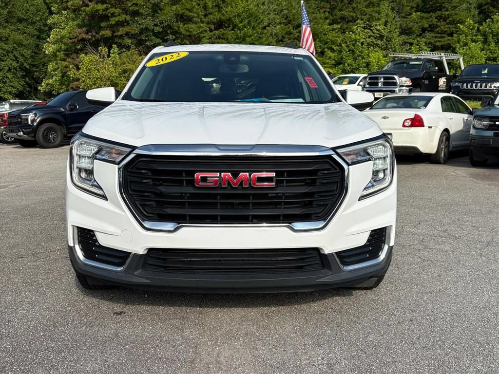 Used 2022 GMC Terrain SLE w/ Driver Convenience Package FWD image 2