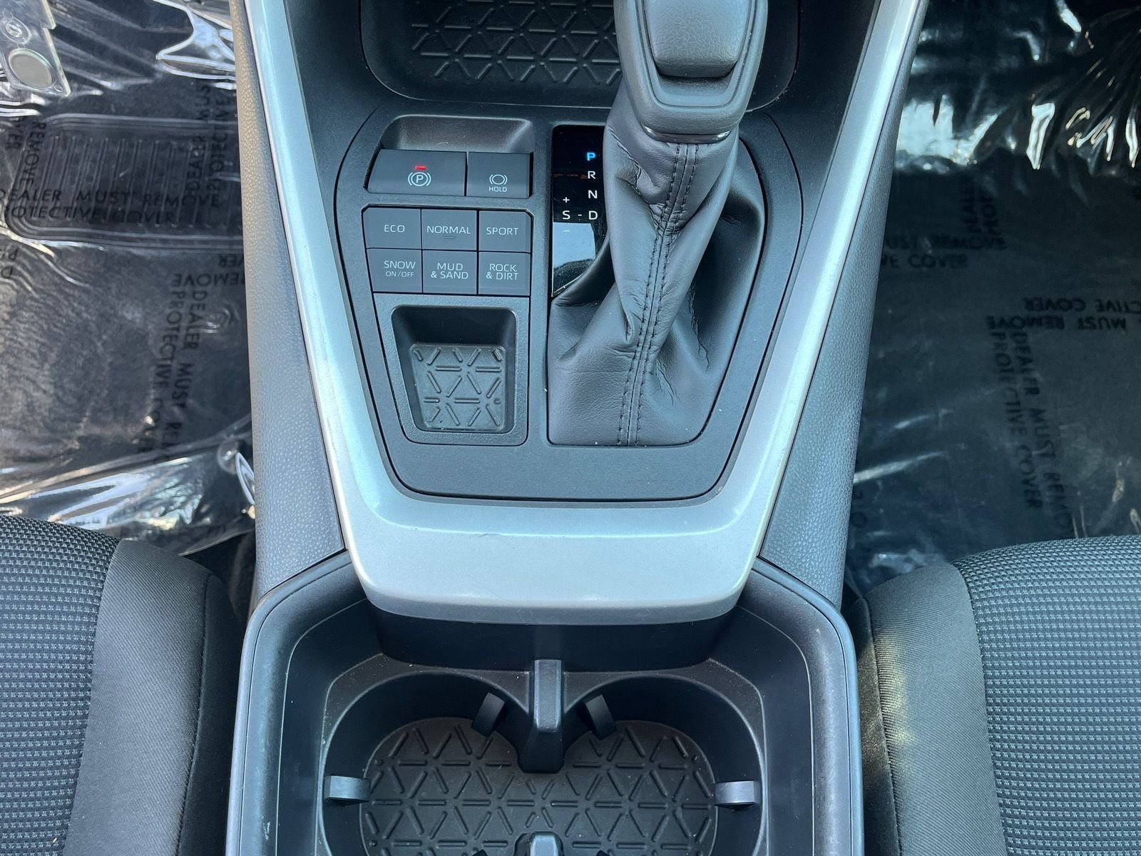 Used 2025 Toyota RAV4 LE AWD/4WD image 27