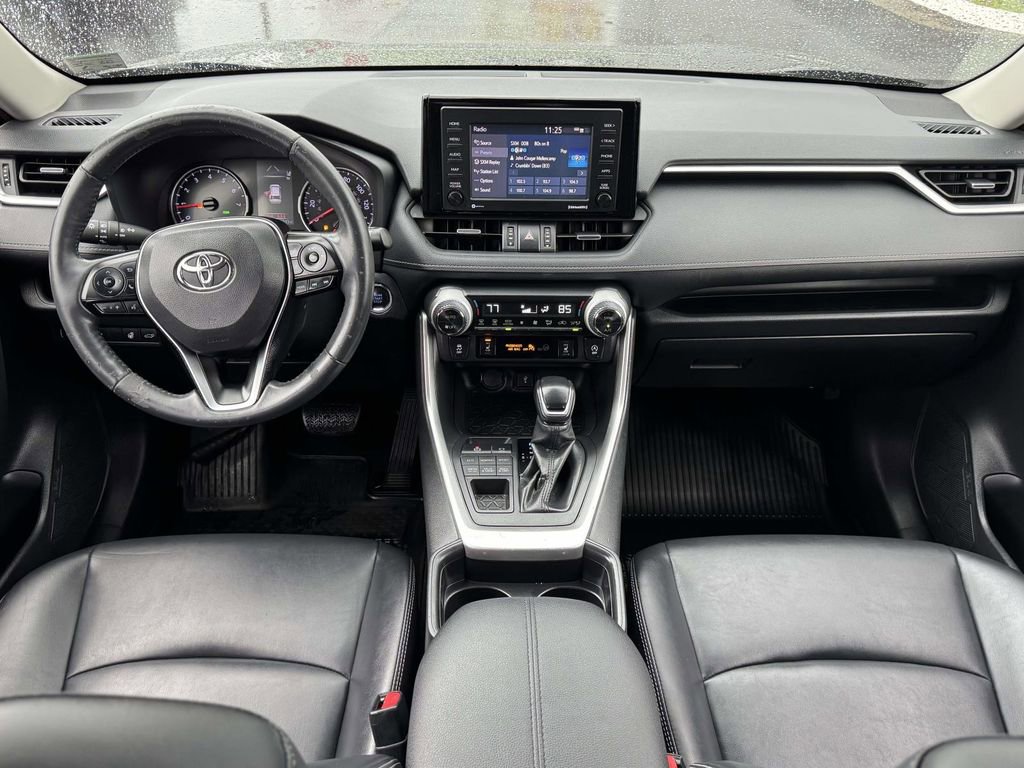Used 2020 Toyota RAV4 XLE Premium image 2