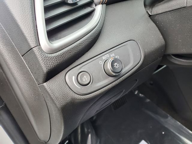 Used 2022 Chevrolet Trax LT w/ LT Convenience Package image 23