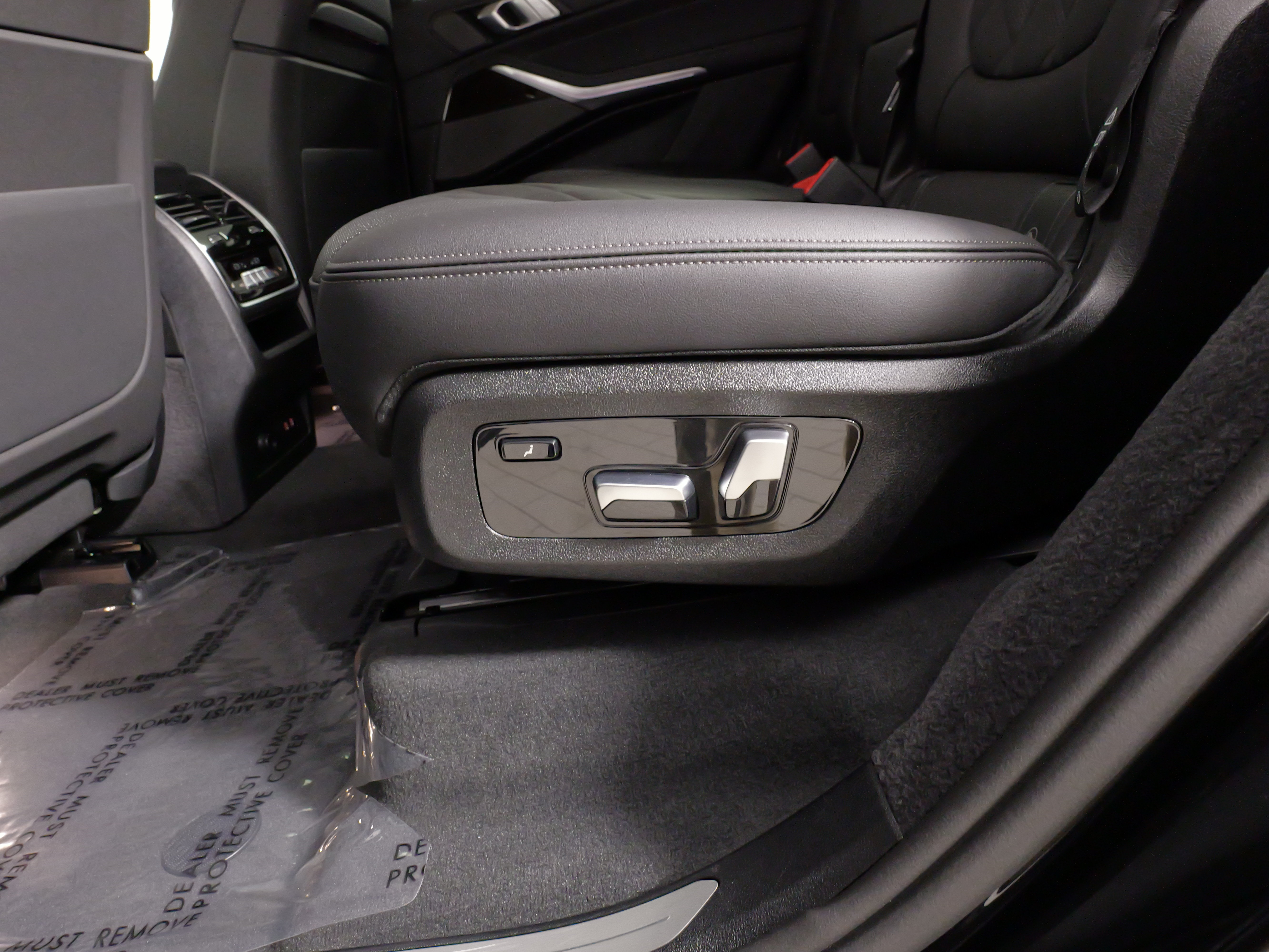 Used 2026 BMW X7 xDrive40i AWD/4WD image 35