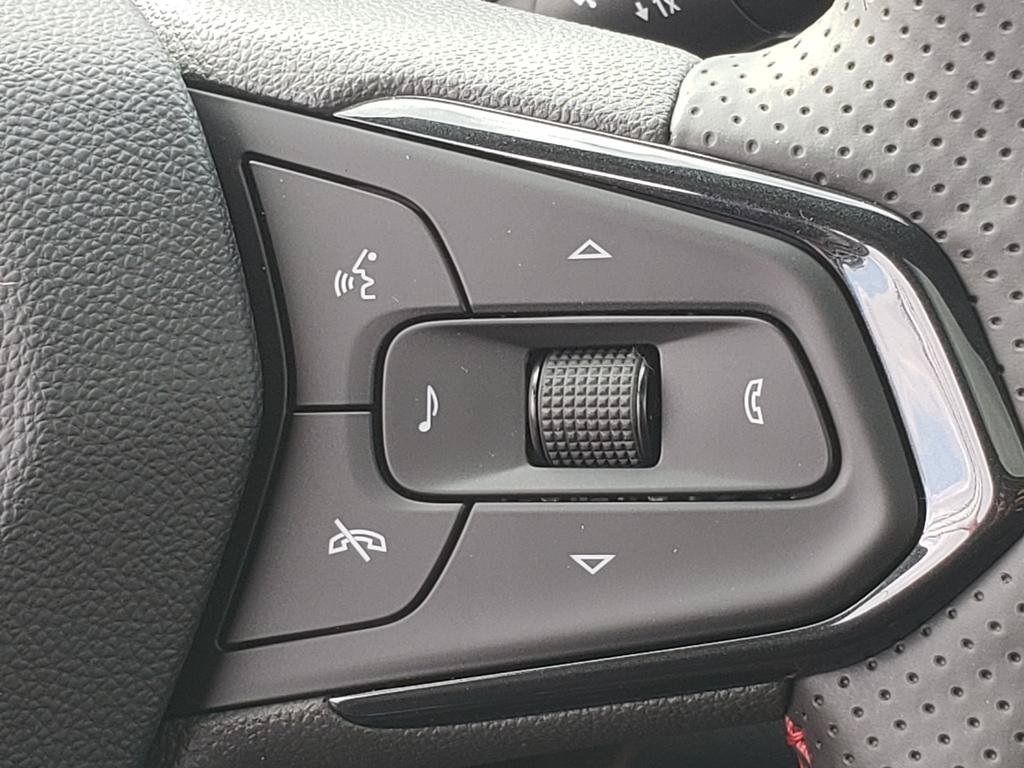 New 2026 Chevrolet Trax RS w/ Sunroof Package FWD image 28
