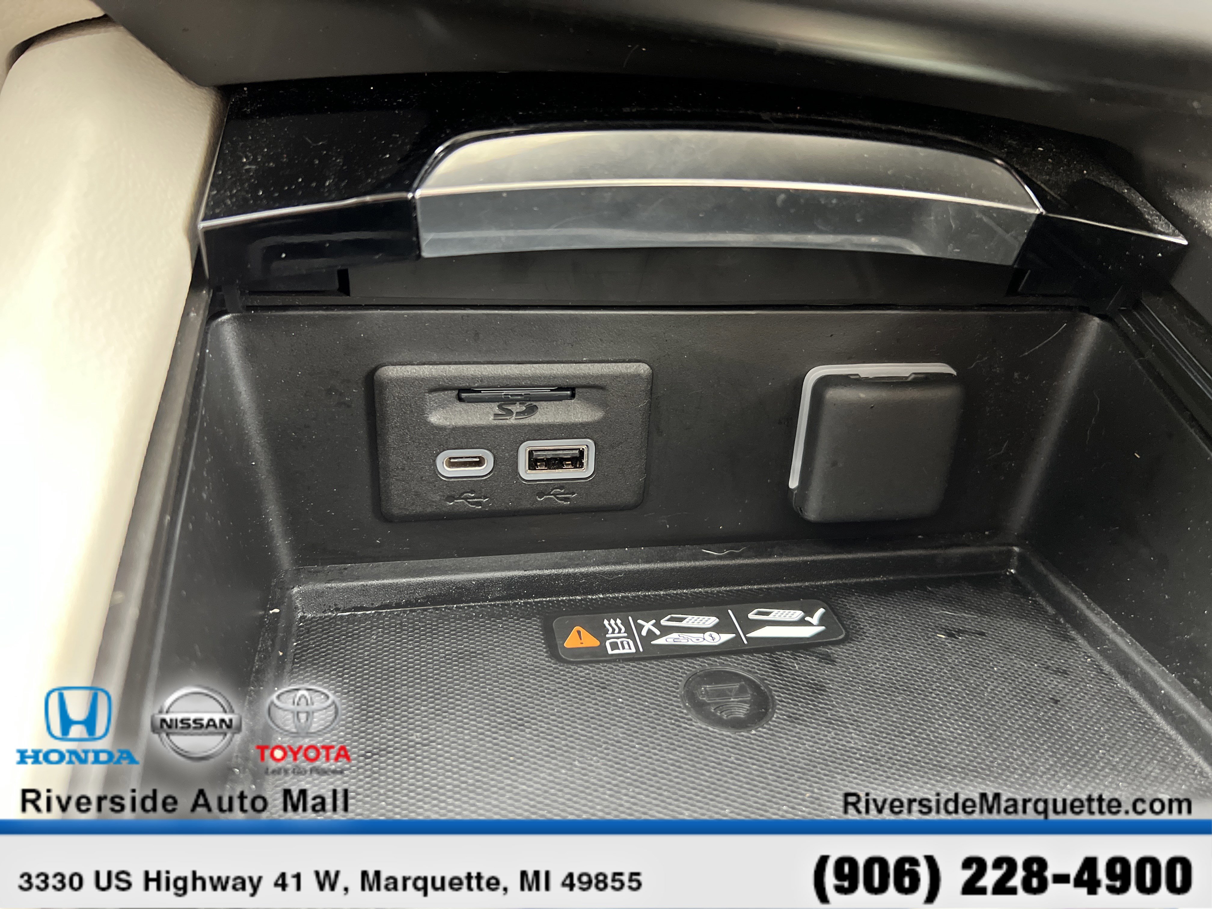 Used 2023 Buick Envision Avenir image 18