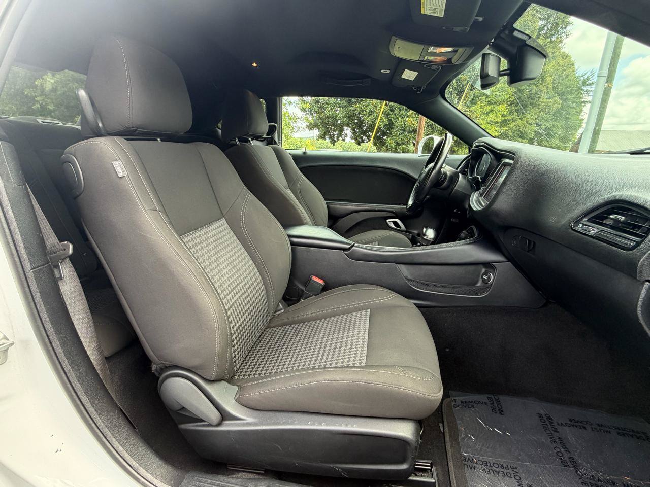 Used 2021 Dodge Challenger SXT RWD image 17