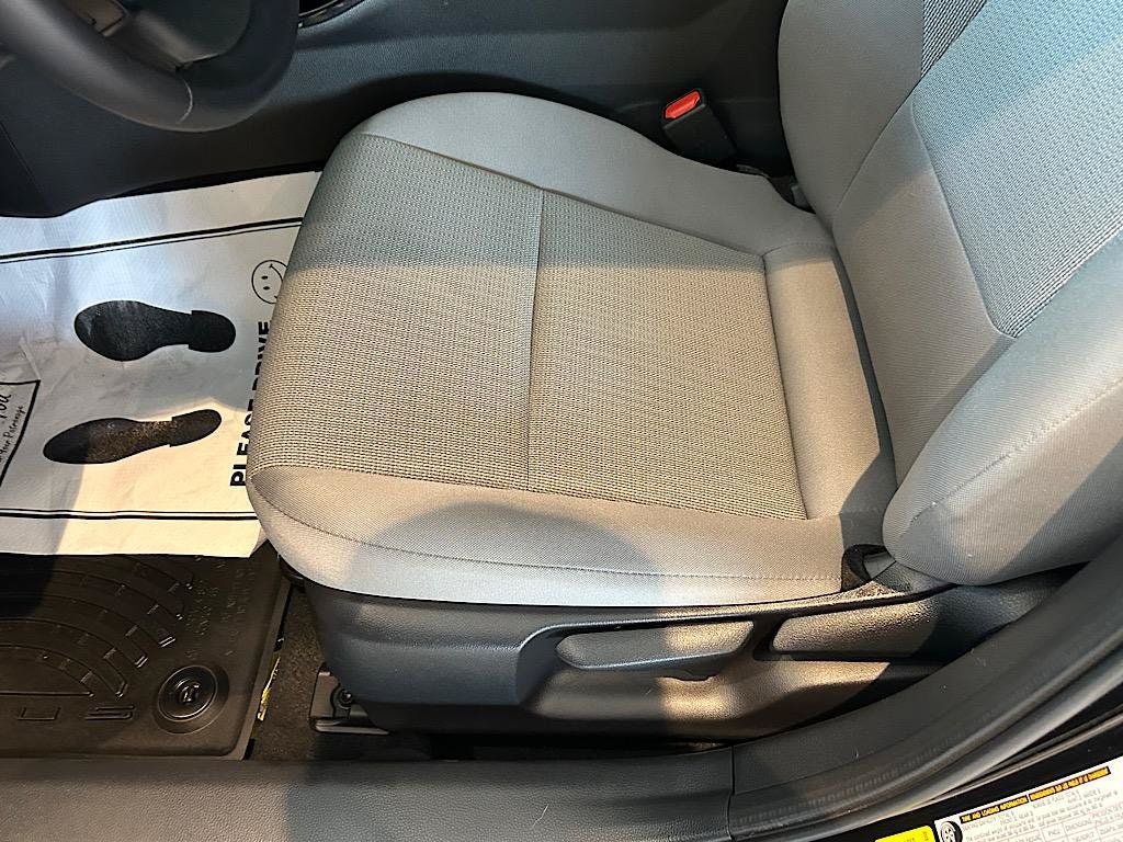 Certified 2025 Toyota Prius LE FWD image 12