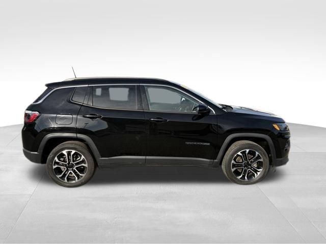 Used 2022 Jeep Compass Limited w/ Sun and Sound Group AWD/4WD image 9