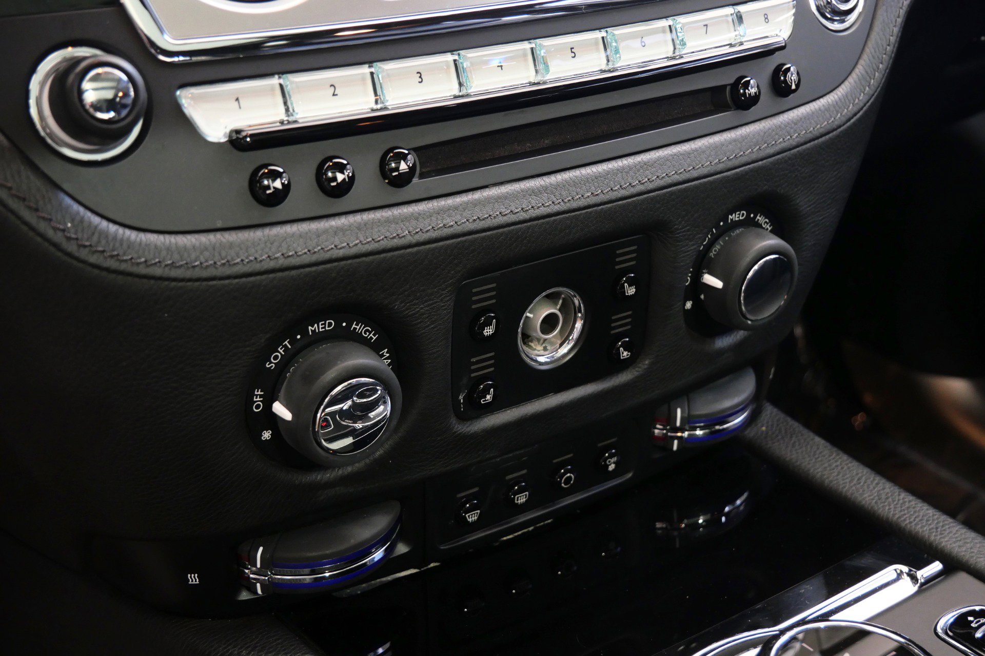 Used 2014 Rolls-Royce Ghost RWD image 36