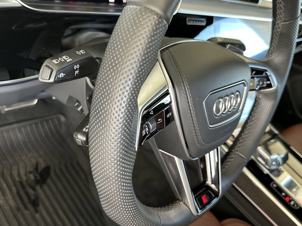 Used 2024 Audi S8 AWD/4WD image 19