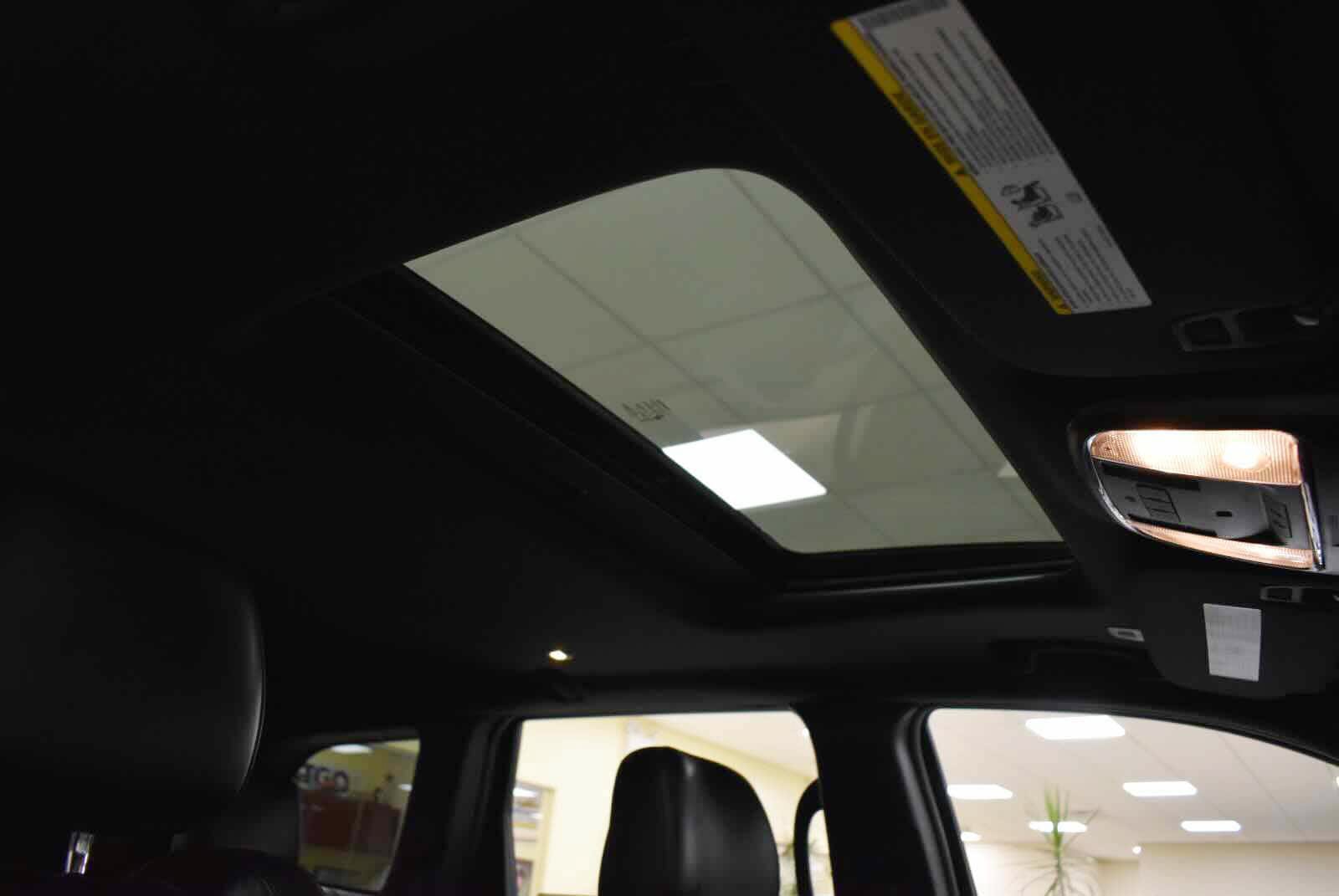 Used 2019 Jeep Grand Cherokee Altitude AWD/4WD image 48